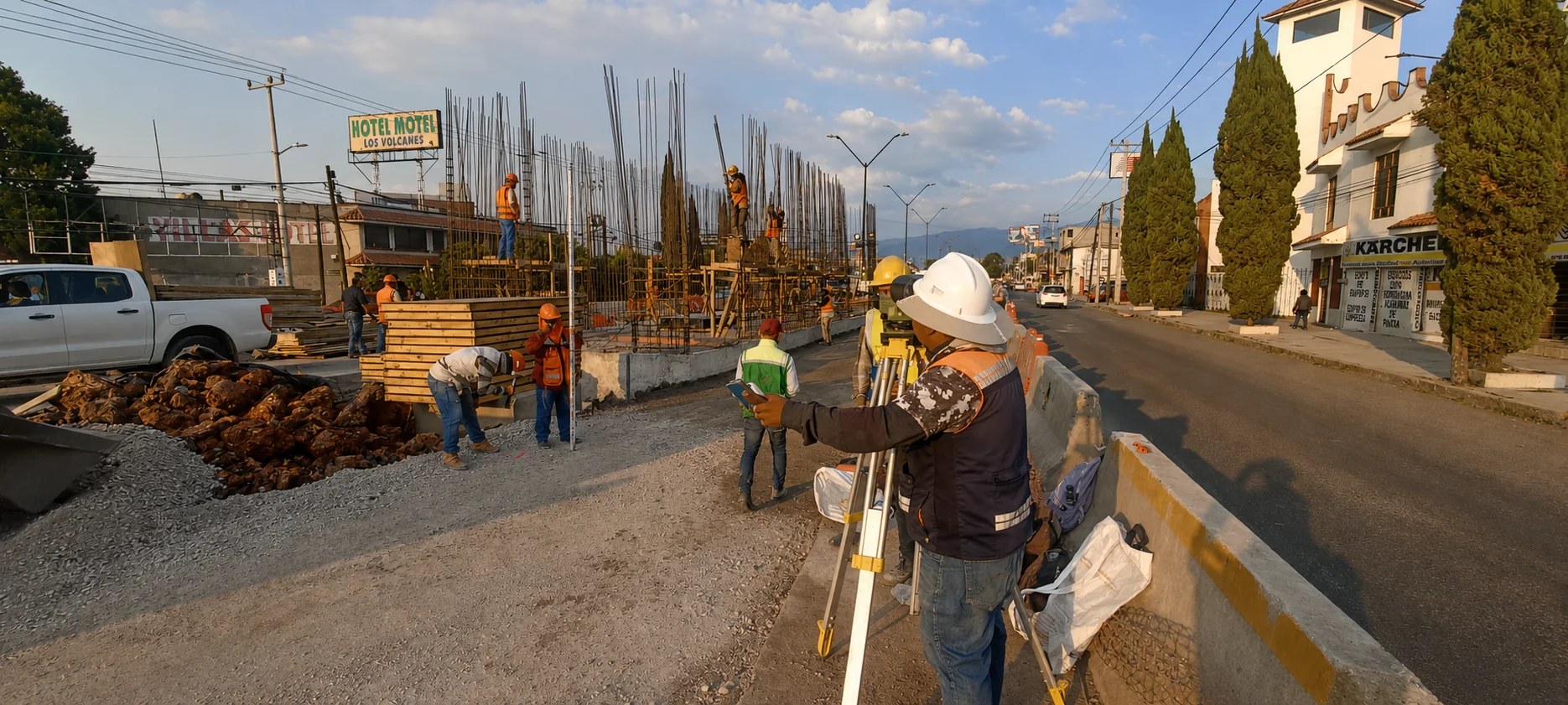 Supervisión de obra en sitio de construcción